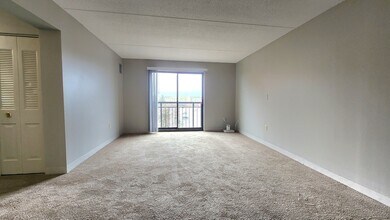65 North Point Dr in Boston, MA - Building Photo - Building Photo