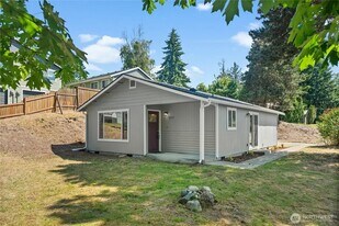 502 Tullis St NE in Olympia, WA - Building Photo