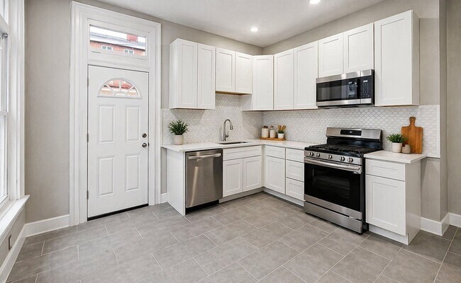 1005 Sheffield St in Pittsburgh, PA - Building Photo - Building Photo