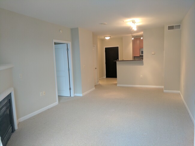 851 N Glebe Rd, Unit 2007 in Arlington, VA - Building Photo - Building Photo