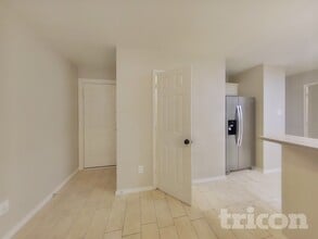 513 Valley View Dr in Lewisville, TX - Building Photo - Building Photo