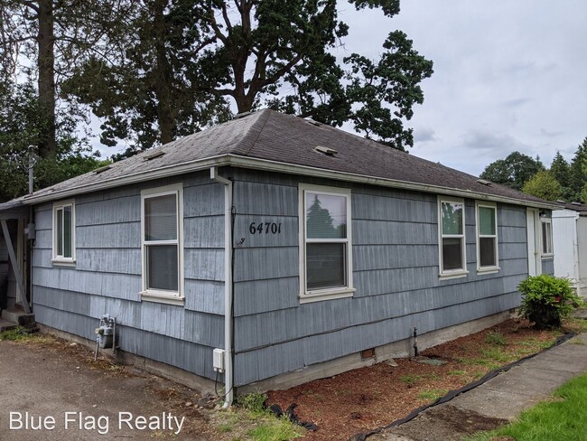 64701 Columbia River Hwy in Deer Island, OR - Foto de edificio - Building Photo
