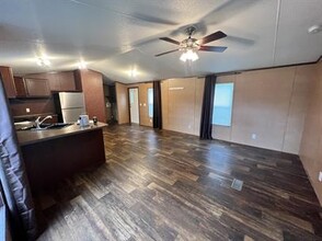 10531 Shadow Wood Cir in Whitehouse, TX - Building Photo - Building Photo