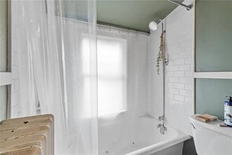 2334 NE Arthur St in Minneapolis, MN - Building Photo - Building Photo