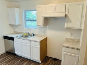 483 SE Margaret Dr in Lake City, FL - Building Photo - Building Photo
