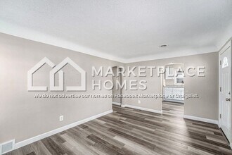 27070 Lawnwood St in Roseville, MI - Building Photo - Building Photo