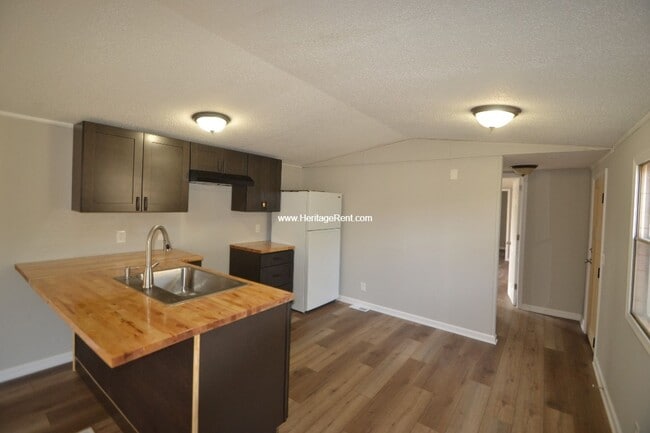 property at 11049-11051 Stephens Rd