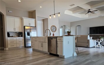 1502 NW 29th Pl in Cape Coral, FL - Foto de edificio - Building Photo