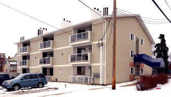 10604 110th Ave NW in Edmonton, AB - Building Photo