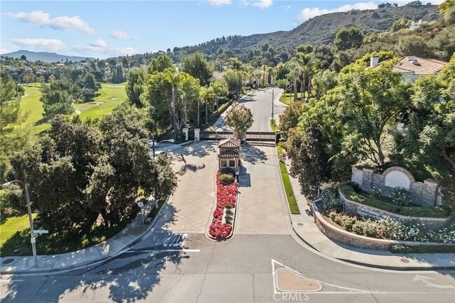 3450 Malaga Ct in Calabasas, CA - Foto de edificio - Building Photo