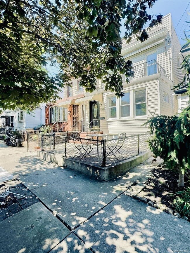 69-65 Caldwell Ave in Queens, NY - Building Photo - Building Photo