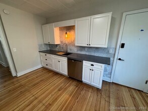 37 Seaview Ave in Norwalk, CT - Building Photo - Building Photo