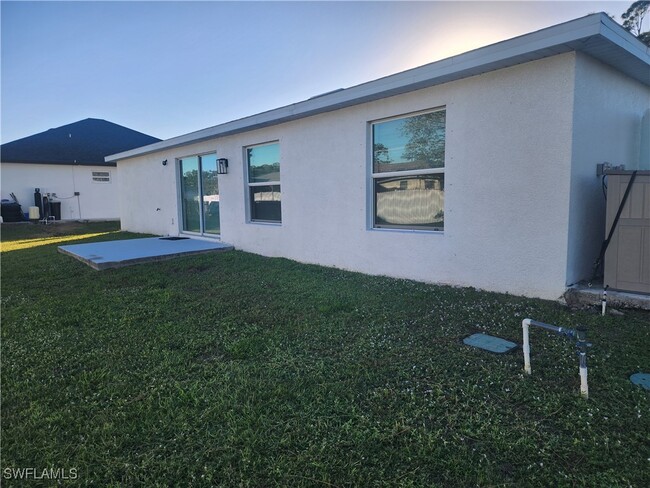 3205 Jacaranda Pkwy E in Cape Coral, FL - Building Photo - Building Photo