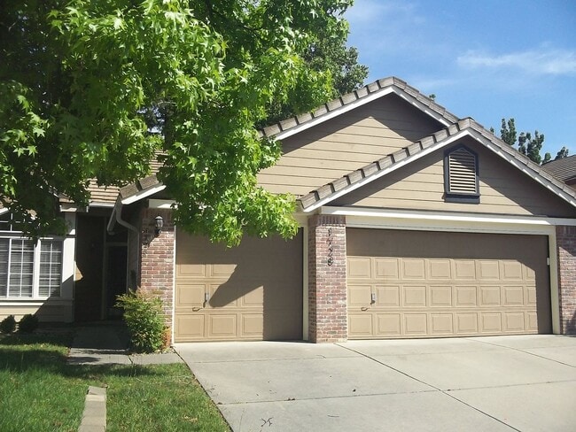 1728 Chilton Dr in Roseville, CA - Building Photo - Building Photo
