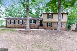 2830 Botany Dr in Jonesboro, GA - Building Photo
