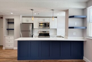 Highland West in Worcester, MA - Building Photo - Building Photo