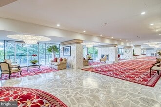 1101 S Arlington Ridge Rd, Unit 216 in Arlington, VA - Building Photo - Building Photo