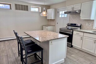 11 N Dean St in Englewood, NJ - Building Photo