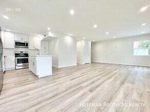 1449 Livonia Ave in Los Angeles, CA - Building Photo - Building Photo