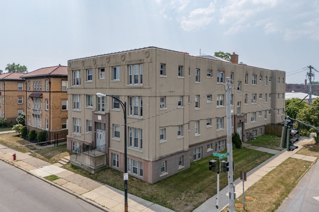 2118 Delaware Ave in Buffalo, NY - Building Photo