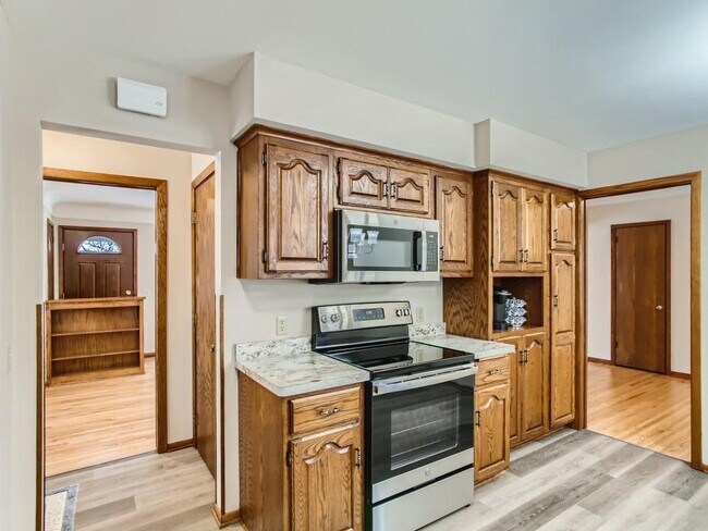 12625 Monterey Ave S in Savage, MN - Building Photo - Building Photo