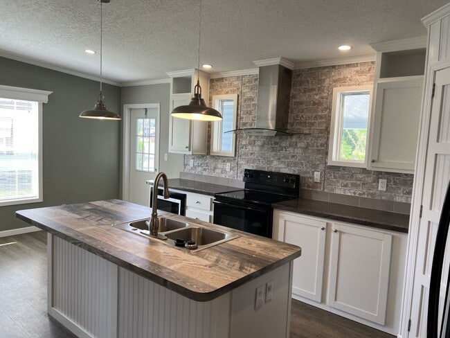 property at 3150 NE 36th Ave