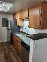 8335 Fairmount Dr in Denver, CO - Building Photo
