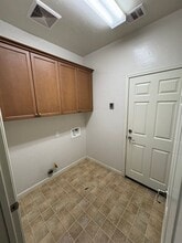 6251 W Perez Ave in Visalia, CA - Building Photo - Building Photo