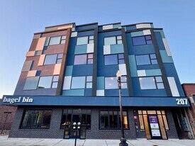 207 Shirley Ave, Unit 2 in Revere, MA - Building Photo