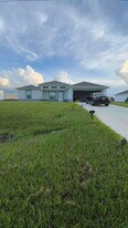 304 Preston St in Lehigh Acres, FL - Building Photo