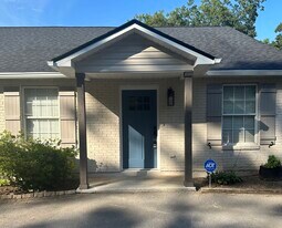 5425 Jacksboro Pike, Unit B in Knoxville, TN - Building Photo