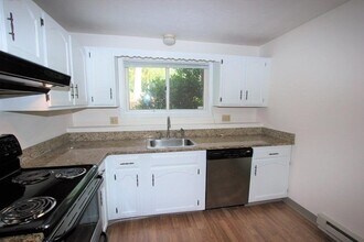 76 Highwood Dr in Franklin, MA - Building Photo - Building Photo