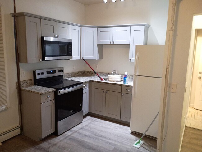 146 Chandler St, Unit 7 in Worcester, MA - Building Photo - Building Photo