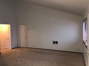 2207 California Ave SW in Seattle, WA - Building Photo - Building Photo