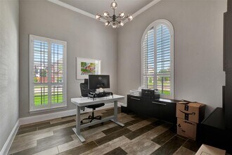 13219 Pkwy Hills Dr in Houston, TX - Building Photo - Building Photo
