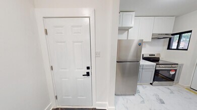 2401 E 75th St in Chicago, IL - Building Photo - Building Photo