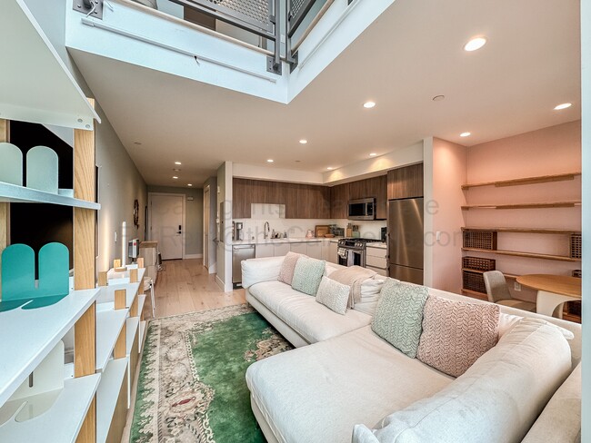 2747 San Pablo Ave in Berkeley, CA - Building Photo - Building Photo