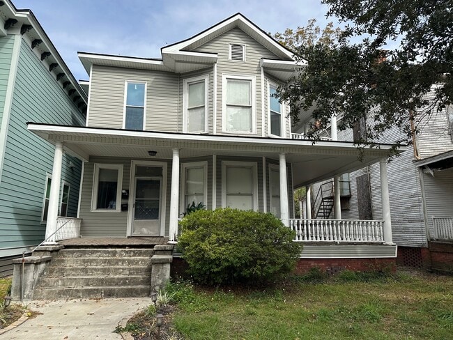 property at 1 E Henry St