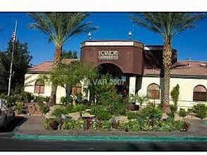 950 Seven Hills Dr-Unit -Residence 1-1-750 in Henderson, NV - Building Photo - Building Photo