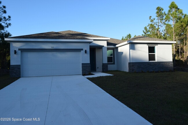 717 Spoonbill St in Palm Bay, FL - Building Photo - Building Photo