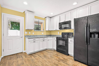 103 N Forsyth St in Bunnell, FL - Building Photo - Building Photo