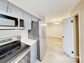 1021 30th St NE, Unit 417-203.1289143 in Auburn, WA - Building Photo - Building Photo