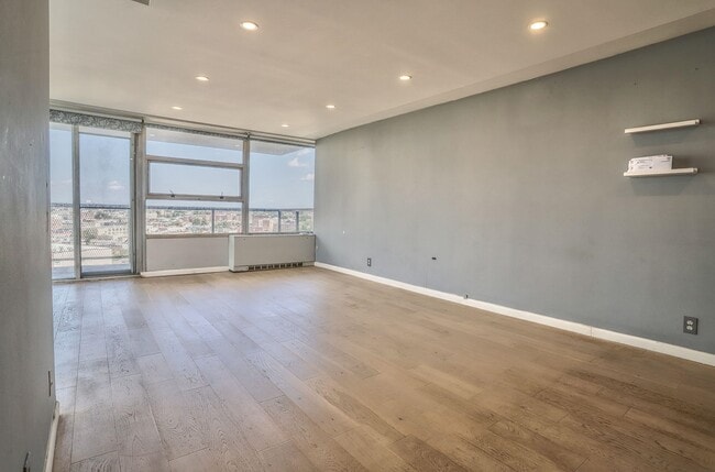 6050 JFK Blvd E in West New York, NJ - Building Photo - Building Photo