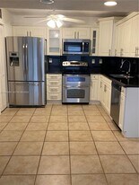 8811 SW 132nd Pl in Miami, FL - Building Photo