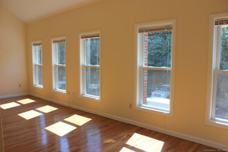 939 State St in New Haven, CT - Building Photo - Building Photo
