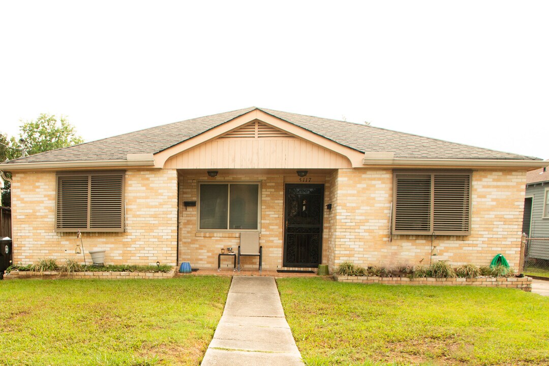 5119 Baccich St in New Orleans, LA - Foto de edificio