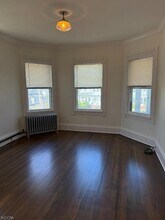 33 Montclair Ave, Unit 2 in Montclair, NJ - Foto de edificio - Building Photo