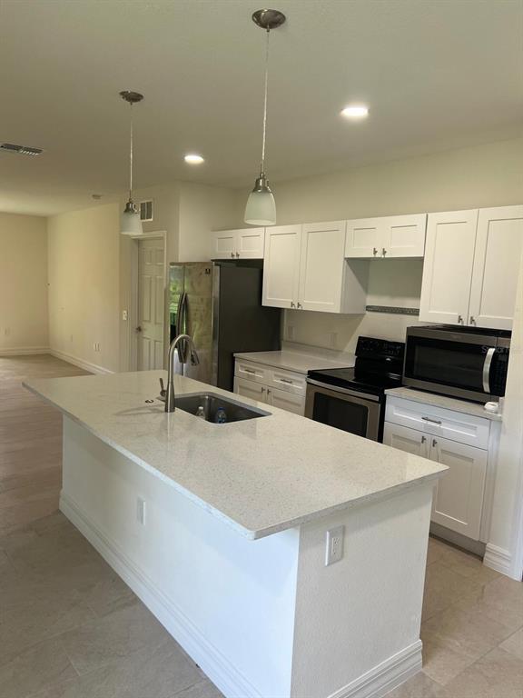 4862 College Dr in Orlando, FL - Building Photo - Building Photo