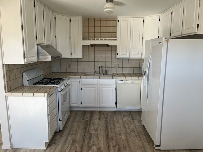 24437 Tamarisk Ave in Boron, CA - Building Photo - Building Photo