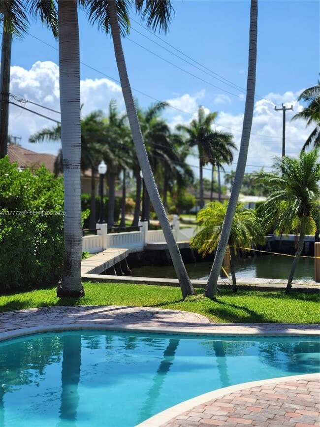 property at 536 Hibiscus Dr